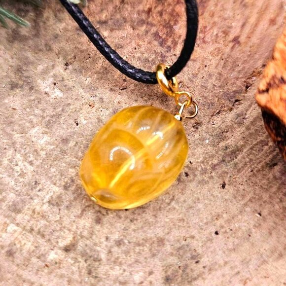 Adorable Nature Yellow Fluorite Sleeping Nine Tails Fox Pendant Necklace - Picture 8 of 10